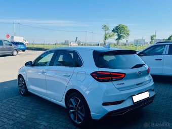 Hyundai i30 1.5 T-GDi mHEV iMT Style - 4