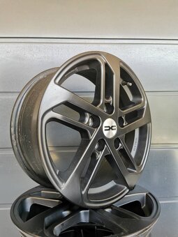 Dacia Duster ,Jogger Alu disky 5x114.3 6.5x16 ET50 - 4