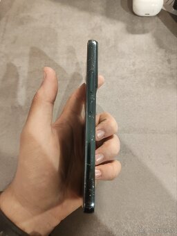 Samsung Galaxy S22 - 4