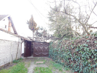 Na predaj útulný vidiecky dom v Nesvadoch -Aňala 2381 m2 . - 4