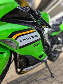Kawasaki ZX-4RR zelená + quickshifter - 4