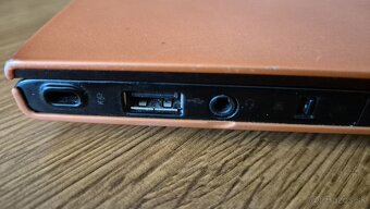 Predám retro notebook LENOVO U260 - 4
