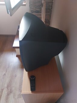 Televízor PHILIPS - 4