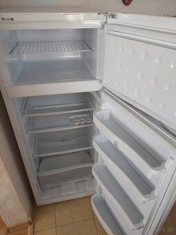 Chladnička s mrazničkou INDESIT - 4
