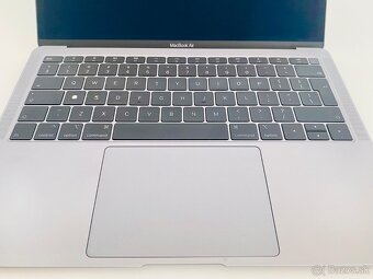 Apple MacBook Air 13" (2019, i5, 8GB RAM, 128GB SSD) - 4