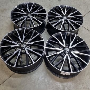 Hliníkové Toyota disky 5x114,3 R18 7J ET50 - 4