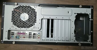 Predám PC Skriňu Antec Three Hundred - 4