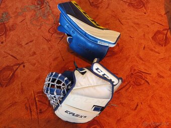 Brankárska lapačka a vyrážačka CCM EFLEX 5, senior., custom - 4