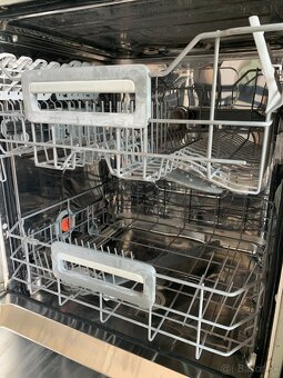 Electrolux umývačka riadu na náhradné diely - 4