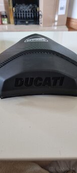 Ducati Streetfighter 848 kryt sedacky - 4
