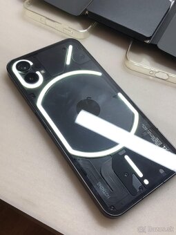 NOTHING PHONE 1 • 128 GB - 4