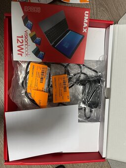 UMAX visionbook 12 WR - 4