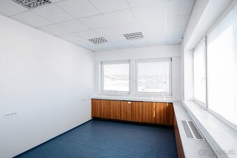 Na prenájom 4 kancelárske priestory v súkromnom areáli - 4