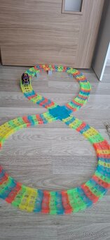 Dráha s autíčkom svietiaca - 4