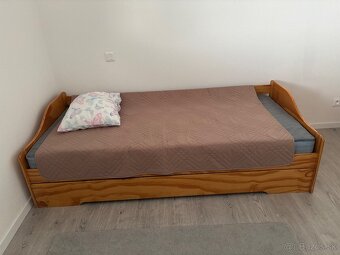 Predám drevenú rozkladaniu posteľ s pristelkou - 4