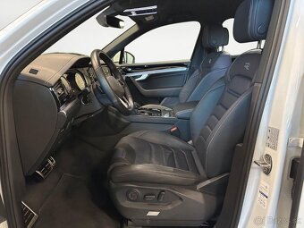 Volkswagen Touareg 3.0 TDI V6 R-Line 4Motion - 4