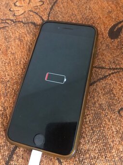 Predám IPhone se 2022 64gb - 4
