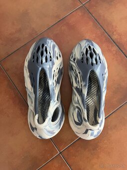 YEEZY FOAMRUNNERS CAMOUFLAGE 40,5 - 4