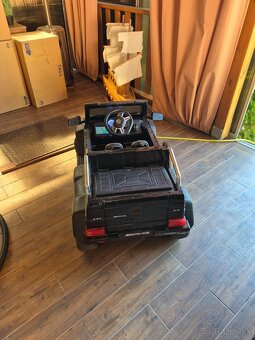 Elektrické autíčko mercedes - 4