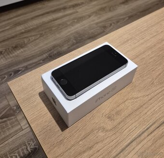 iPhone SE - 4