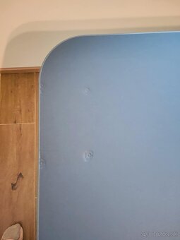 Rohovy stol IKEA BEKANT - 4