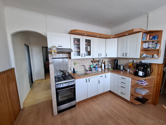 Na predaj prerobený (3i) 3 izbový byt Senica blízko centra. - 4