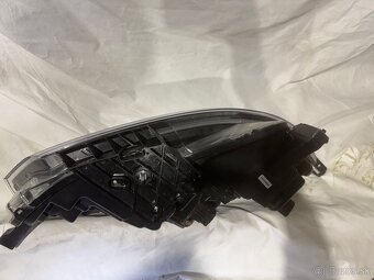 NissanQashqai 2.predne svetlo Ľavé Full led - 4