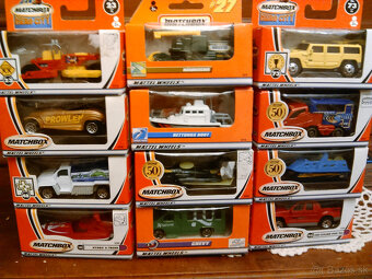 100kusov  modelov Matchbox - 4