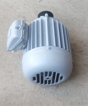 Elektromotor MEZ MOHELNICE 0,8KW - 4