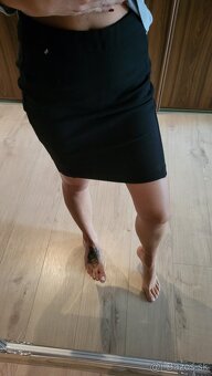 reserved cierna sukna 34 - - - 4