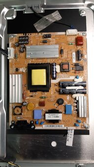 Samsung UE32D4000 - 4