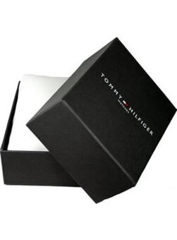 Tommy Hilfiger - 4