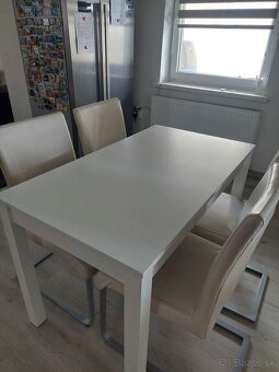 Jedálenský stôl a stoličky - 4