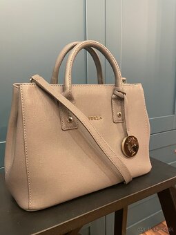 Sivá kožená kabelka Furla - 4