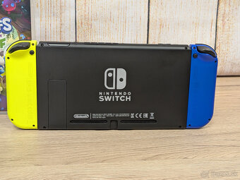 Nintendo Switch V2, Pro Controller, hra Šmolkovia - 4