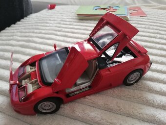 1:18 BUGATTI EB110 - 4