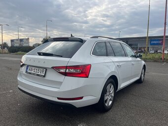 Škoda Superb 2.0 TDI Combi DSG Ambition - 4