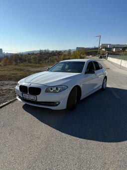 BMW F10 528i 3L benzín 190KW - 4