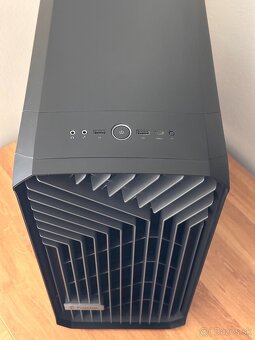 PC skrinka Fractal Design Torrent TG Dark - 4