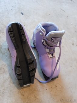 Predám detské bežky 130 cm s paličkami aj topánkami - 4