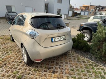 renault zoe - 4