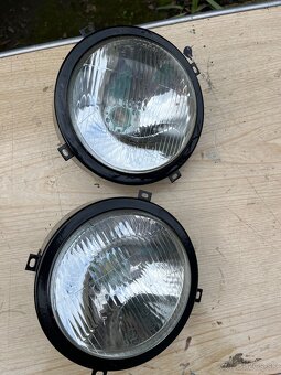 Škoda 110 R, Tatra 613 - svetlá. - 4