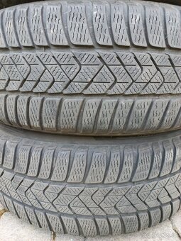 BMW X1 X2 zimní sada 18 Styling 566 Pirelli 225/50 - 4
