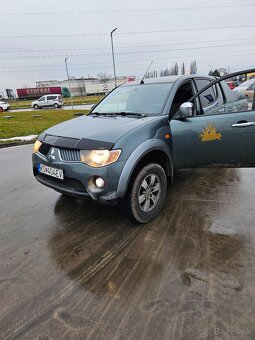 Mitshubishi L200 - 4