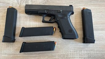Glock 22 .40 S&W - 4