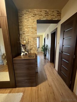 Priestranný 3 izbový byt , kompletne prerobený – Kozárovce , - 4
