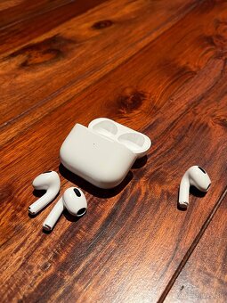 AirPods 3 - 4