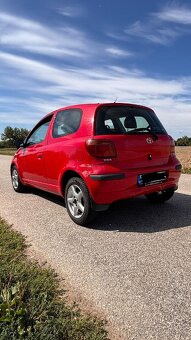 Toyota Yaris 2004 - 4