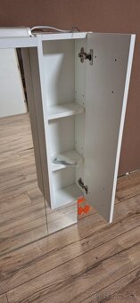 Zrkadlo so skrinkou - 4