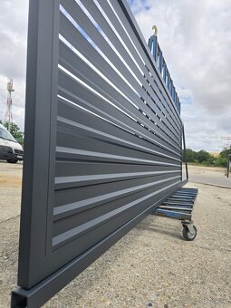 Samonosná brána - 4